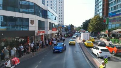 Sıranın sonu görünmedi: Beşiktaş’ta metrelerce armağan çeki kuyruğu