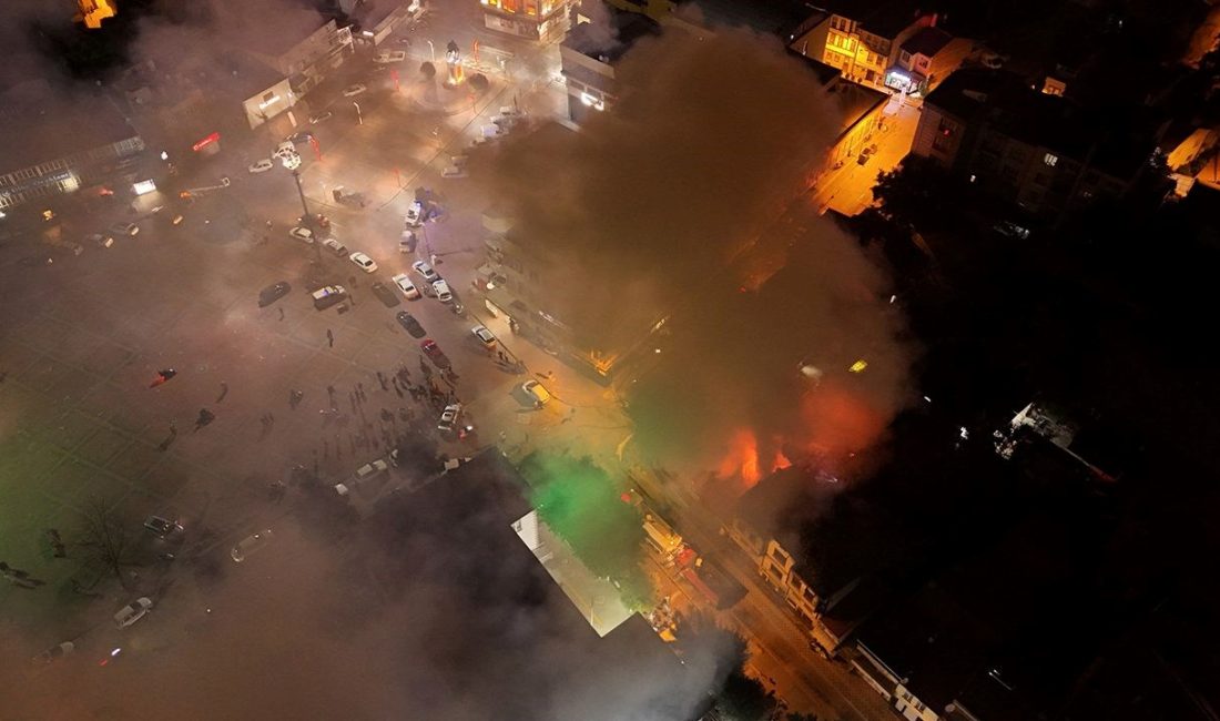 Kütahya'nın Tavşanlı ilçesinde gece