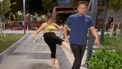 “Tecavüz ediyorlar” diye çığlık atan bayan yardıma gelenlere saldırdı