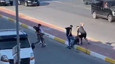 Trafikte çekiç ve sopalı hengame