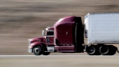 Trump idaresi kamyon sürücülerine vize vermeyi durdurdu