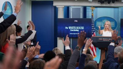 Bir konuşma metnine "ABD'nin Gazzelilerin