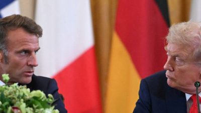 Beyaz Saray tepesi sırasında Macron'la