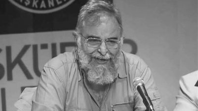 Türk siyaset bilimci ve tarih profesörü Mete Tunçay hayatını kaybetti