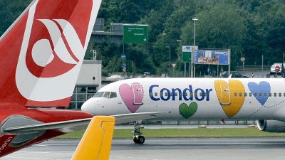 Korfu adasından Almanya'ya giden uçağın