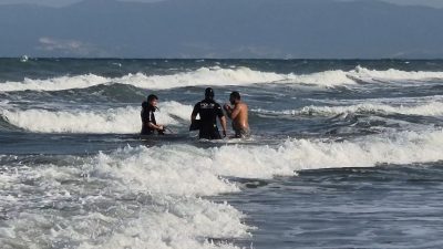 Yasağa uyulmayan sahilde can pazarı: 2 kişi kurtarıldı, 1 kişi kayıp