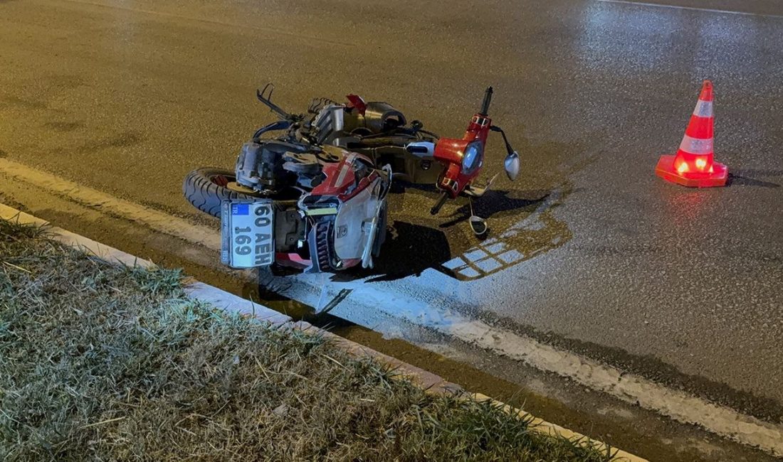 Tokat'ta arabanın çarptığı motosikletteki