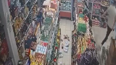 ZELZELE ANI GÜVENLİK KAMERASINDA