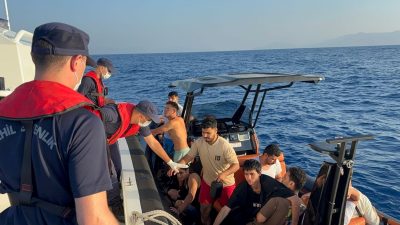 17 sistemsiz göçmen kurtarıldı