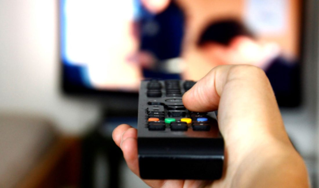 Televizyon karşısına geçmeden kanallarda
