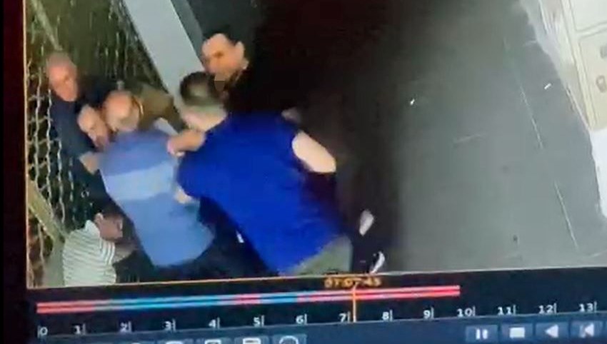 Adana'da bir bayan, pasajdaki