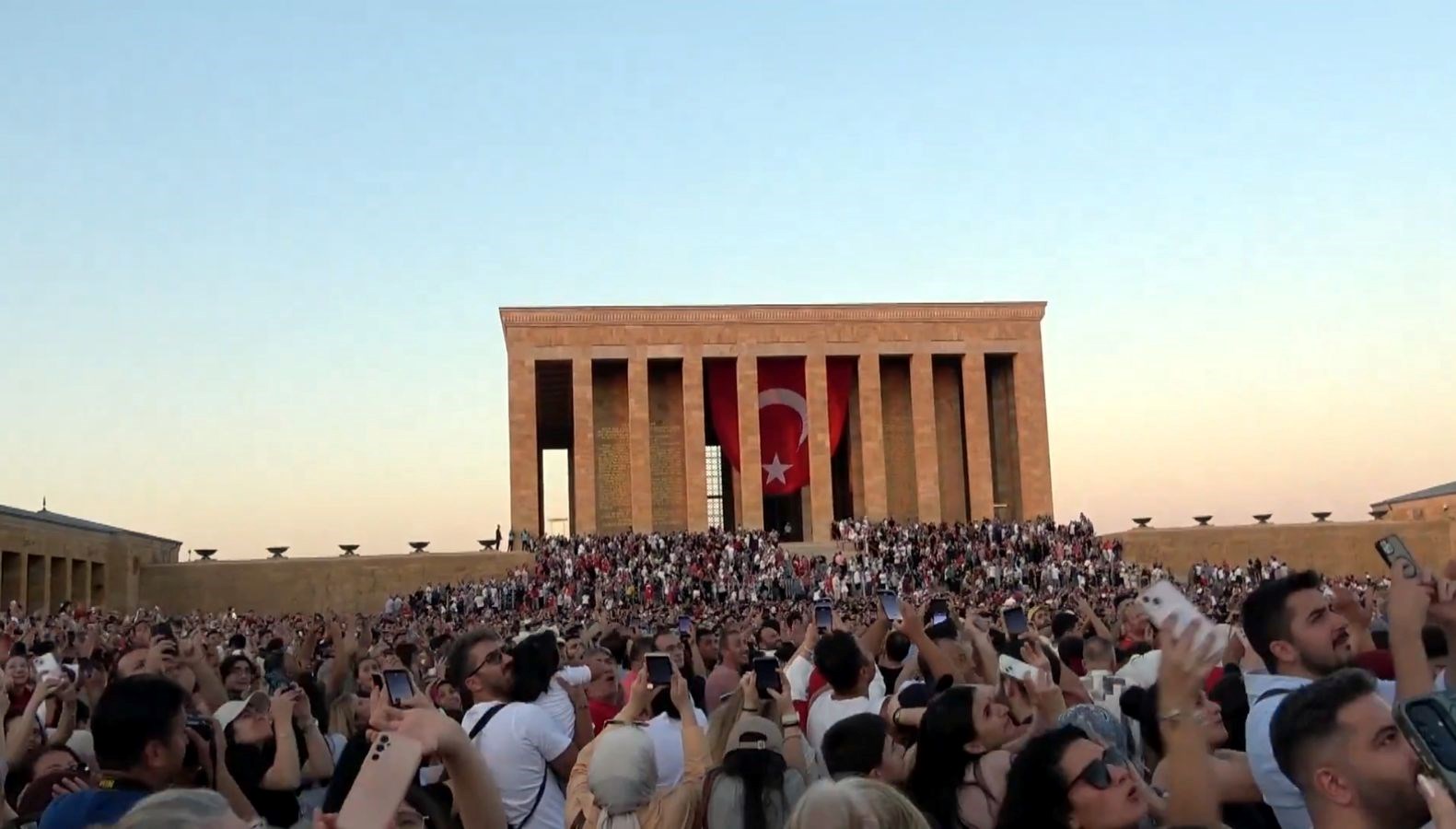Anıtkabir’i 30 Ağustos’ta 639 bin kişi ziyaret etti