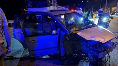 Araba bariyere çarptı: Bir ölü, 3 yaralı