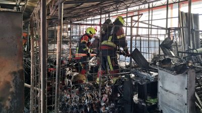 Balıkesir’de zincir market deposunda korkutan yangın