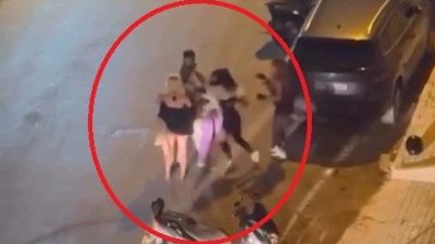 Bayanların sokak ortasında arbedesi