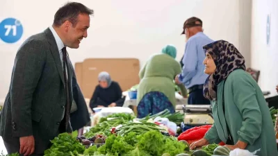 Bilecik Valisi Sözer’den Pazar Ziyareti ve Vatandaşlarla Buluşma