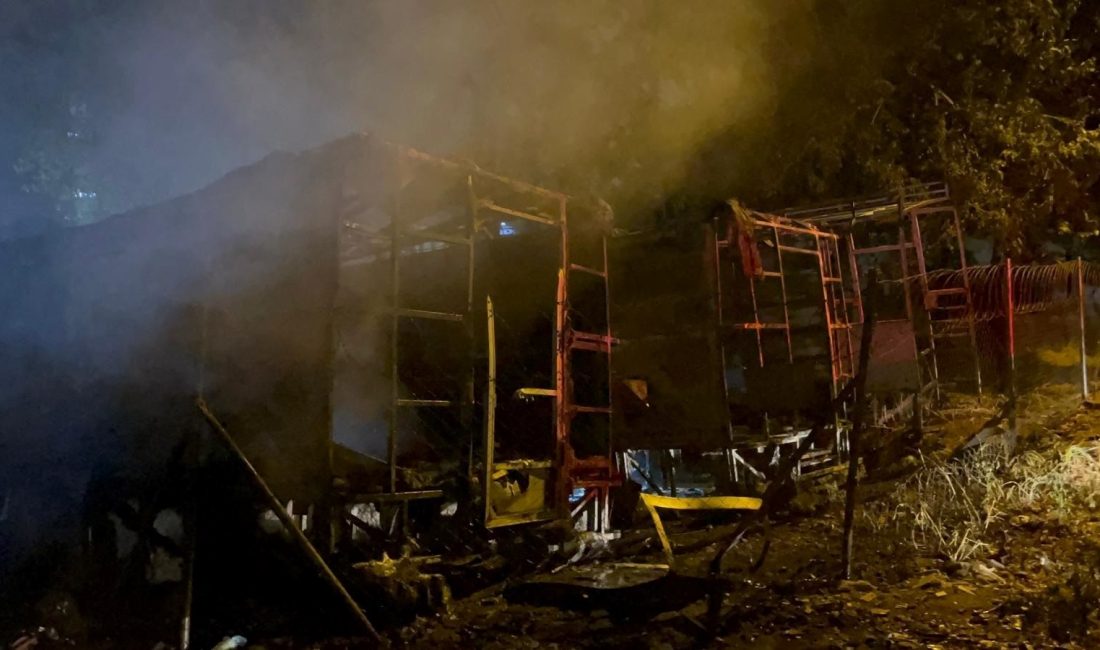 Bursa'da park halindeki karavanda