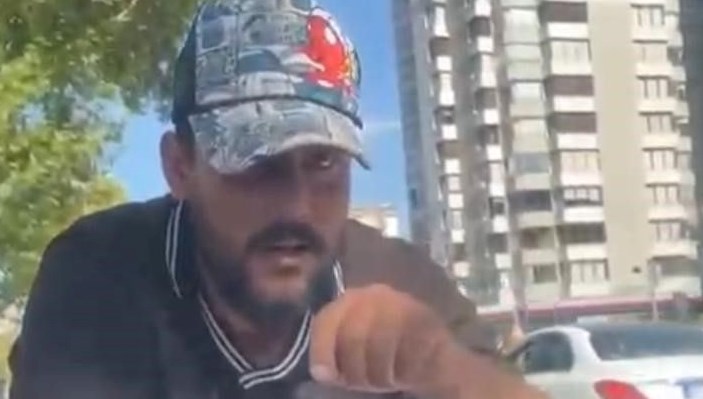 Kayseri'de cam silme mazeretiyle