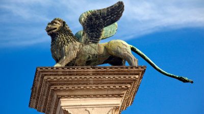 Dünyaca ünlü heykel “Çin malı” çıktı