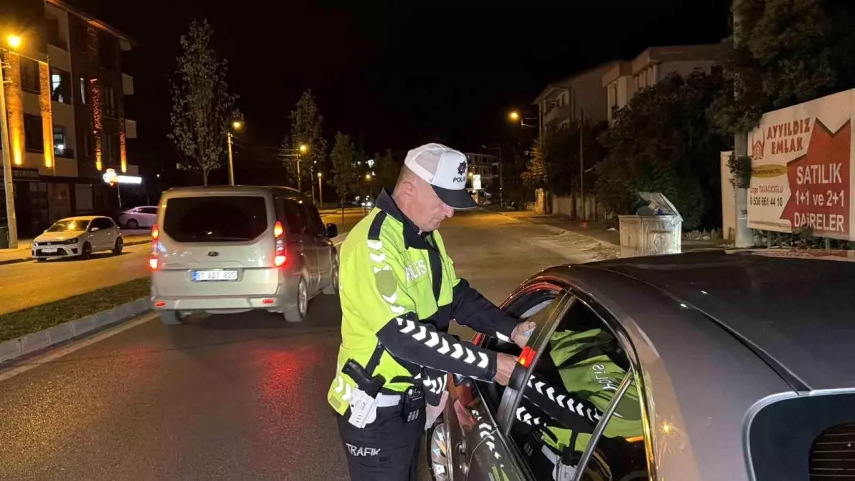 Düzce Polisinden Ara Sokaklarda Sıkı Denetim Stratejisi