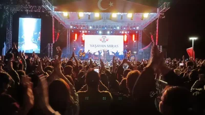 Edirne’deki Festivalde Kıraç’tan Güllü Anısı ve Roman Müziğine Vefa