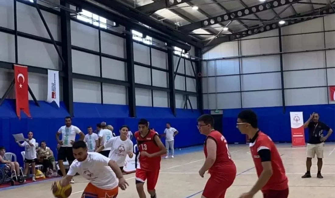 Edremit öğrencileri basketbolda Türkiye