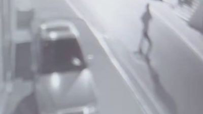 El imali patlayıcıyı sokak ortasında patlattı