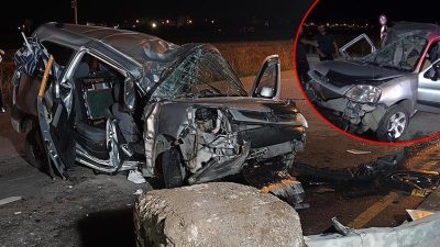 Erzurum’da araba, refüjdeki ağaç ve aydınlatma direğine çarpıp devrildi: 1 meyyit, 2 yaralı