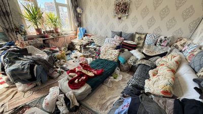 Eskişehir’de bir konuttan 1 ton çöp çıkarıldı