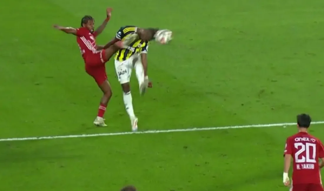 Fenerbahçe-Antalyaspor maçındaki tartışmalı penaltı