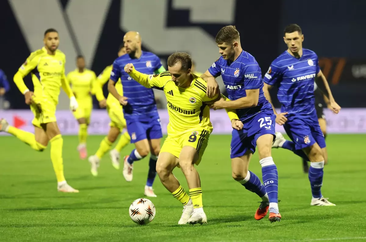 Fenerbahçe UEFA Avrupa Ligi Mücadelesinde Deplasmanda Sahne Demez Oldu