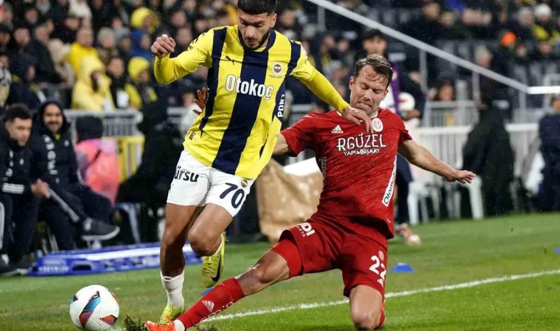 Fenerbahçe ve Antalyaspor karşılaşması