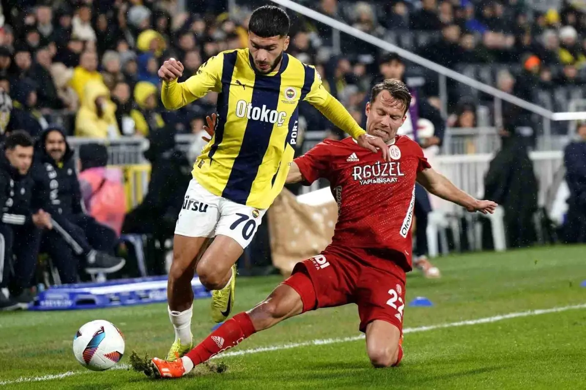 Fenerbahçe ve Antalyaspor Karşılaşması Heyecanı Yaklaşıyor