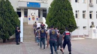 FETÖ tehdidiyle milyonluk vurgun: Geçersiz polisler yakalandı