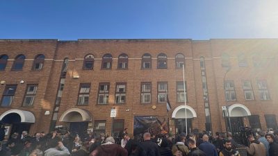 Filistin bayrağı Londra’da göndere çekildi