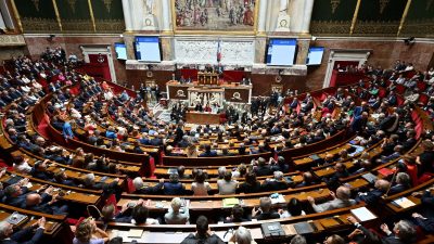 Fransa’da güvenoyu alamayan Başbakan Bayrou’nun hükümeti düştü