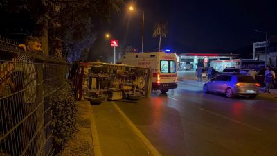 Gazipaşa’da kamyonet devrildi