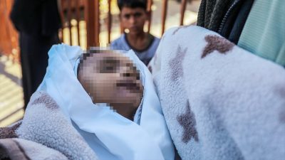 Gazze’de 7 aylık bebek anne kucağında İsrail kurşunuyla can verdi