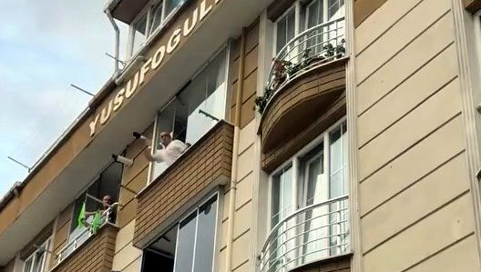 İstanbul Esenyurt'ta sokakta oynayak
