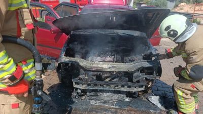 Hatay’da seyir halindeki araba alev alev yandı