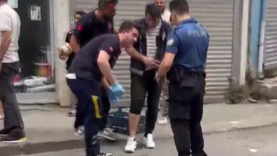 Hengame ihbarına giden polislerden birini köpek, başkasını ise sahibi ısırdı