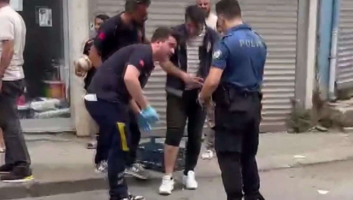 Hengame ihbarına giden polislerden birini köpek, başkasını ise sahibi ısırdı