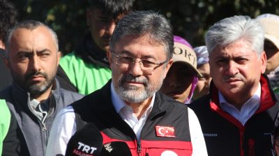 İbrahim Yumaklı: Çok küçük bir sorunun devasa alanları yaktığını görüyoruz