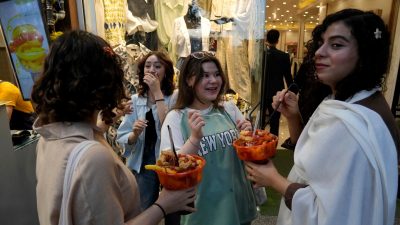 İranlılar evlenmiyor: 4 temel neden