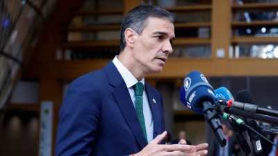 İspanya Başbakanı Sanchez’in uçağında arıza: Madrid’e geri döndü