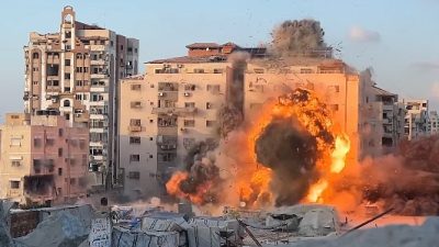 İsrail, Gazze’de Filistinlilerin sığındığı binayı vurdu