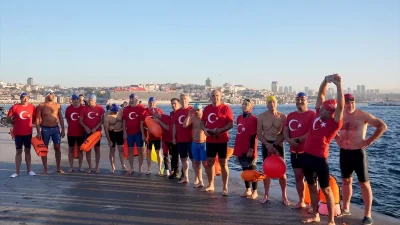 İstanbul’dan Gazze’ye Destek Yüzme Etkinliği ile Dayanışma Gösterisi