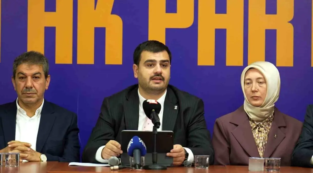 İzmir Belediyesi’nin Yönetim Sorunları ve Esenler’deki Hizmet Anlayışı karşılaştırması