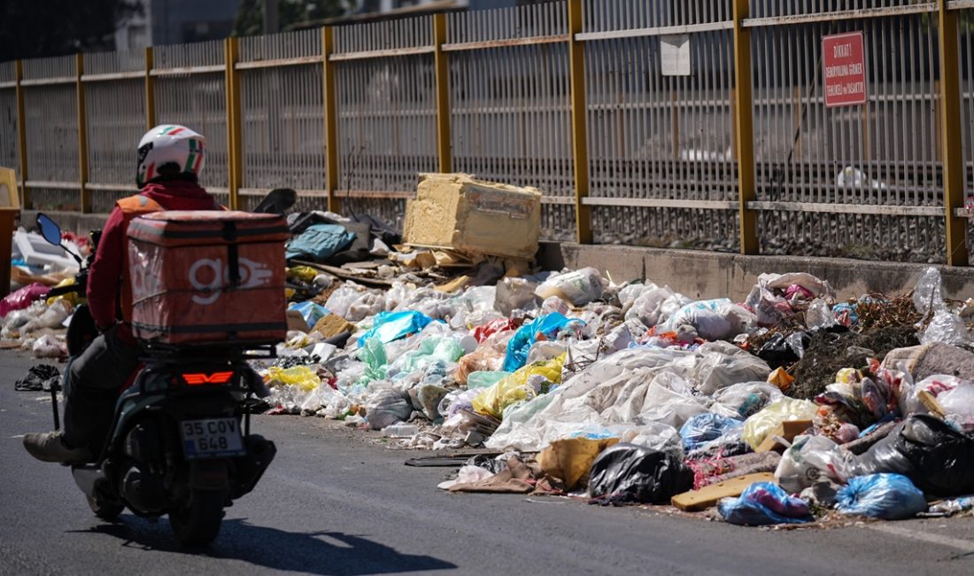 Buca ilçesinde yaşayanlar, çöplerin