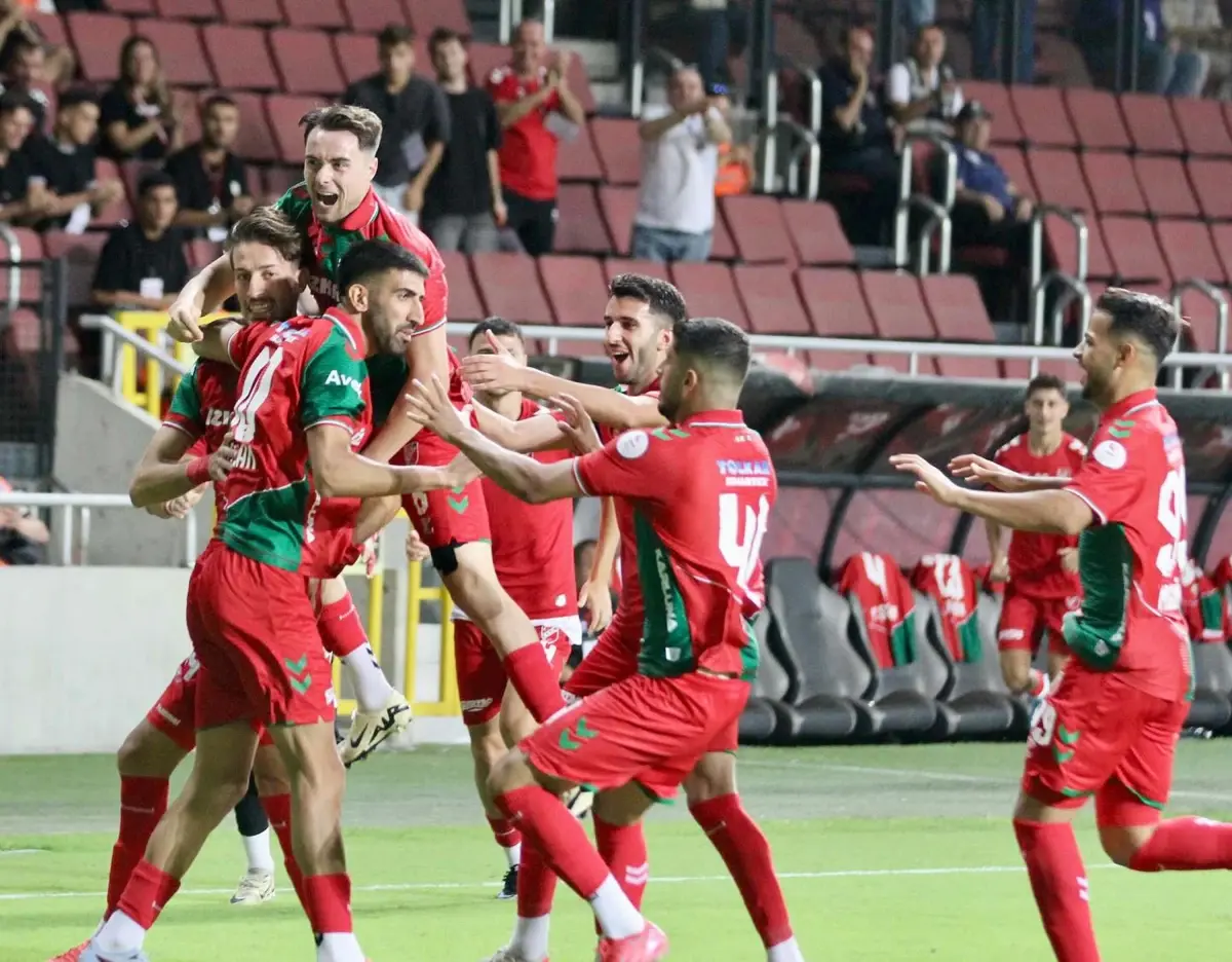 Karşıyaka Takımı Antalya Saha Savaşına Hazırlanıyor
